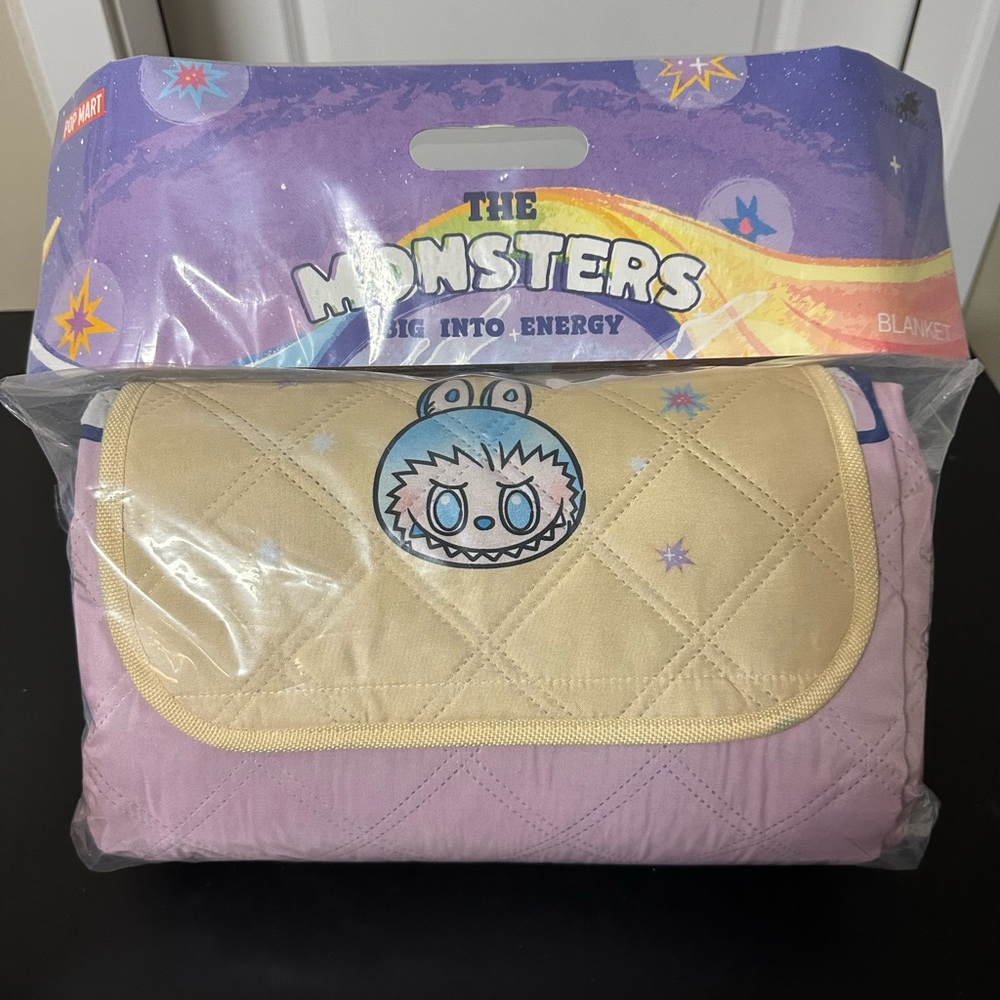 Authentic Popmart ~ The Monsters Big Into Energy Picnic Blanket
